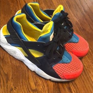 Used Nike Huarache run ultra  size 3Y